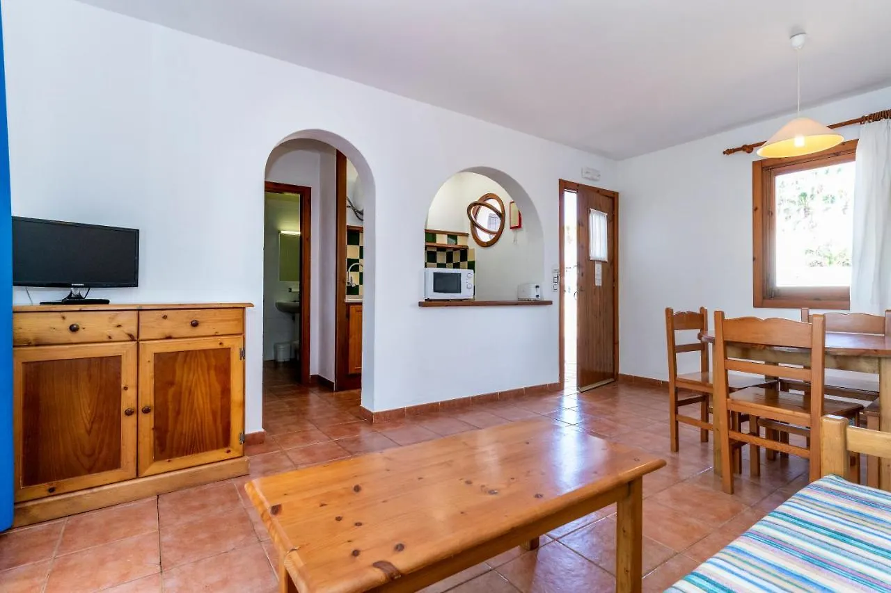 Apartamentos Vistapicas Кала-эн-Бланес 3*,  Испания