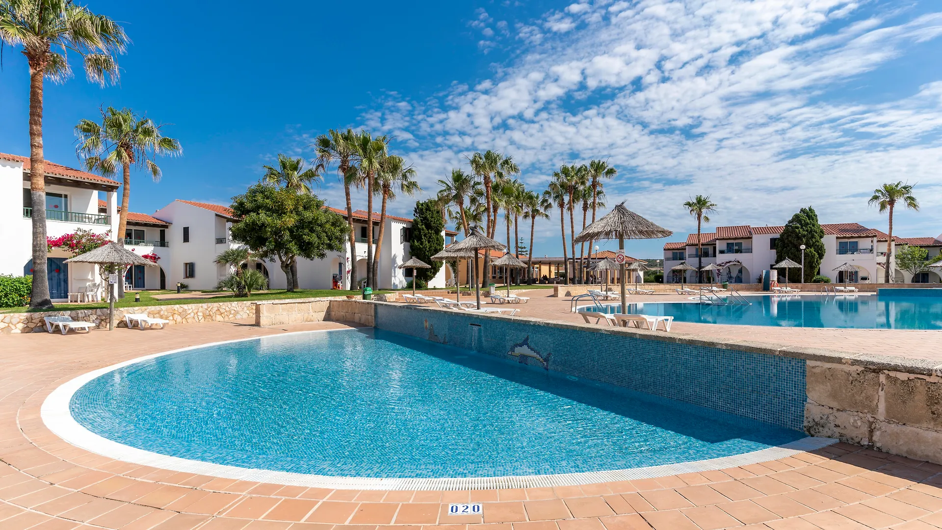 *** Apart Otel Apartamentos Vistapicas Cala'N Blanes  İspanya