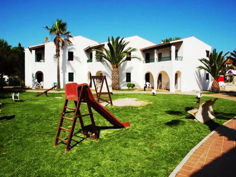 Apartamentos Vistapicas Cala'N Blanes  İspanya