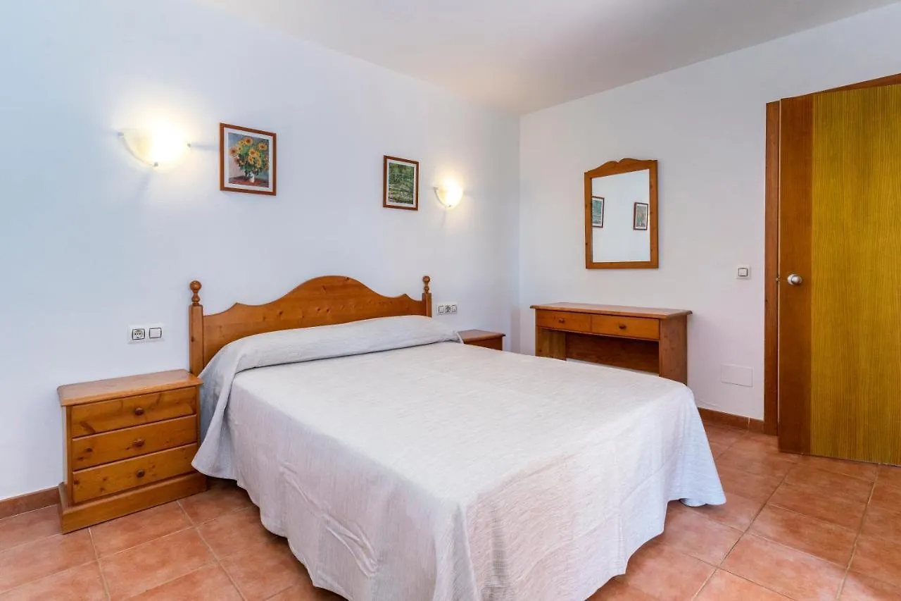 Apartamentos Vistapicas Cala'N Blanes  Apartahotel Cala'N Blanes (Menorca)